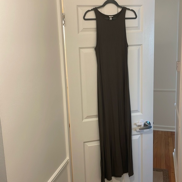 RIBBED OLIVE GREEN MAXI - Picture 1 of 3